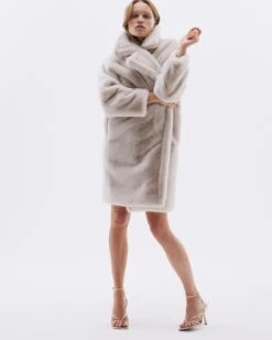 ANNIE WHITE 13 ANNIE WHITE -Steve Madden Store SM 2023 OCTOBER DTC 03 ANNIE 1441 CROPPED