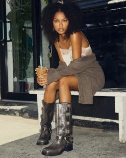 ROCKY BROWN DISTRESSED -Steve Madden Store SM 2024 AUGUST DTC 15 ROCKY 0309 CROPPED