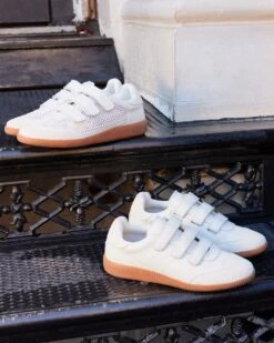 MOMENTUM MESH WHITE -Steve Madden Store SM 2024 DECEMBER DTC 09 MOMENTUM MOMENTUM M 0837 28d01bec c168 4192 9c4e 9023f3965592