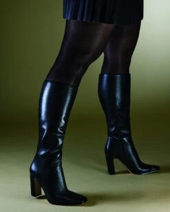 LIZETTE BLACK LEATHER 13 LIZETTE BLACK LEATHER -Steve Madden Store SM 2024 NOVEMBER TRENDS 17 LIZETTE 0087 CROPPED