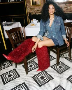 ICON RED -Steve Madden Store SM 2025 FALL DOMESTIC ICON RED 012