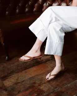 TRACIE CHESTNUT SUEDE -Steve Madden Store SM 2025 FEBRUARY LIFESTYLE 41 SOCIAL SHOOT TRACIE CHESTNUT