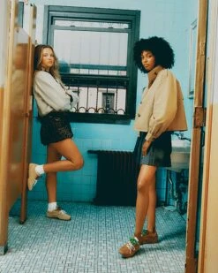 AZIEL CAMEL SUEDE 17 AZIEL CAMEL SUEDE -Steve Madden Store SM AUGUST DTC 2025 13 AZIEL 050