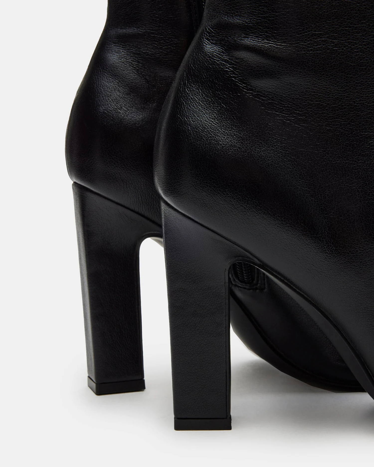 ARIA BLACK 4 ARIA BLACK - Image 4