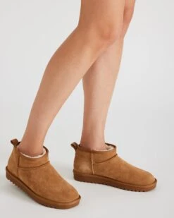 CABIN FAUX SHEARLING GREY -Steve Madden Store STEVEMADDEN SHOES CABIN TAN SUEDE LEGS DOWN 0180 4ff17007 e157 46a8 aac7 c4800b42b40d