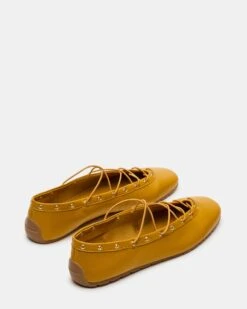 POINTE BANANA LEATHER -Steve Madden Store STEVEMADDEN SHOES POINTE YELLOW LEATHER 04