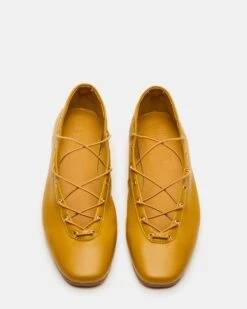 POINTE BANANA LEATHER -Steve Madden Store STEVEMADDEN SHOES POINTE YELLOW LEATHER 06