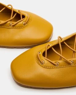 POINTE BANANA LEATHER -Steve Madden Store STEVEMADDEN SHOES POINTE YELLOW LEATHER 08